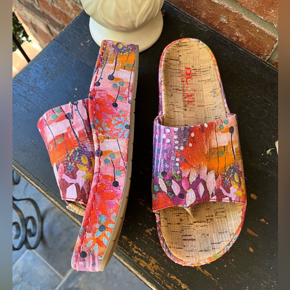 BORN  Slip On Multicolor Cork Sandals size 8 grunge Artsy cottagecore casual